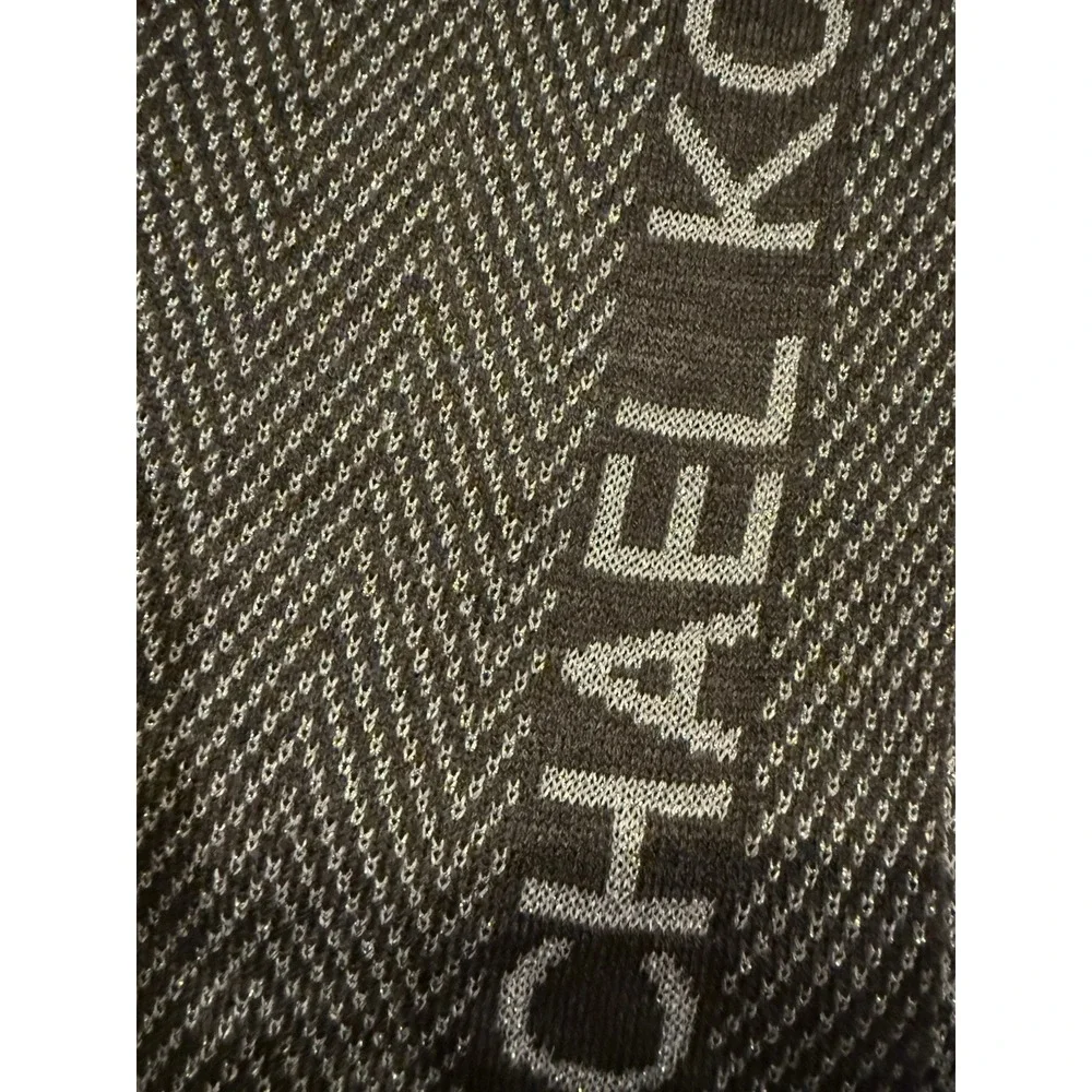 Michael Kors‎ Vertical Logo Metallic Reversible Scarf Derby Silver Black H21